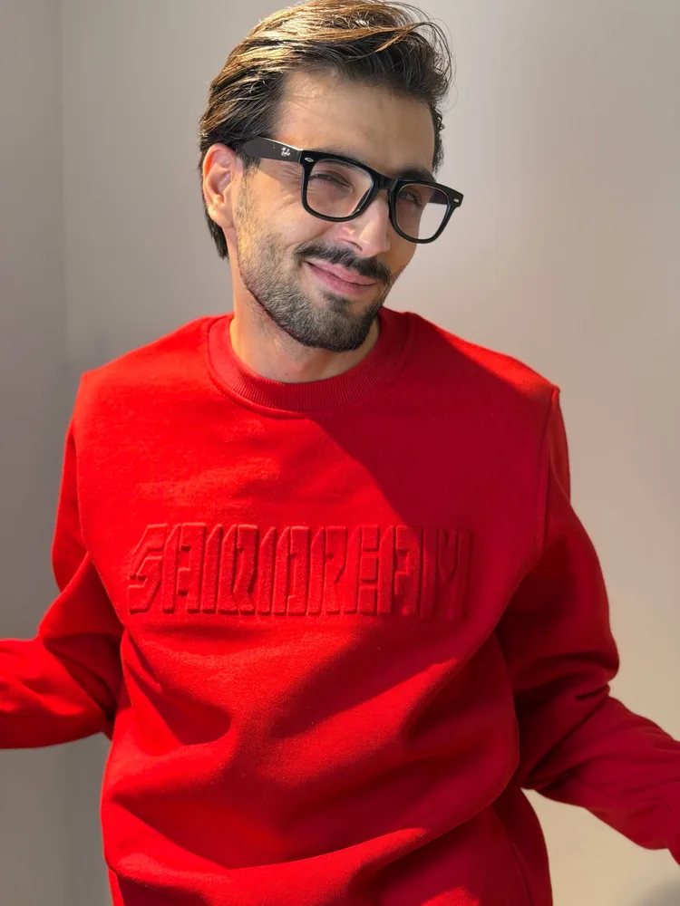 embossed-crewneck-sweatshirt-3